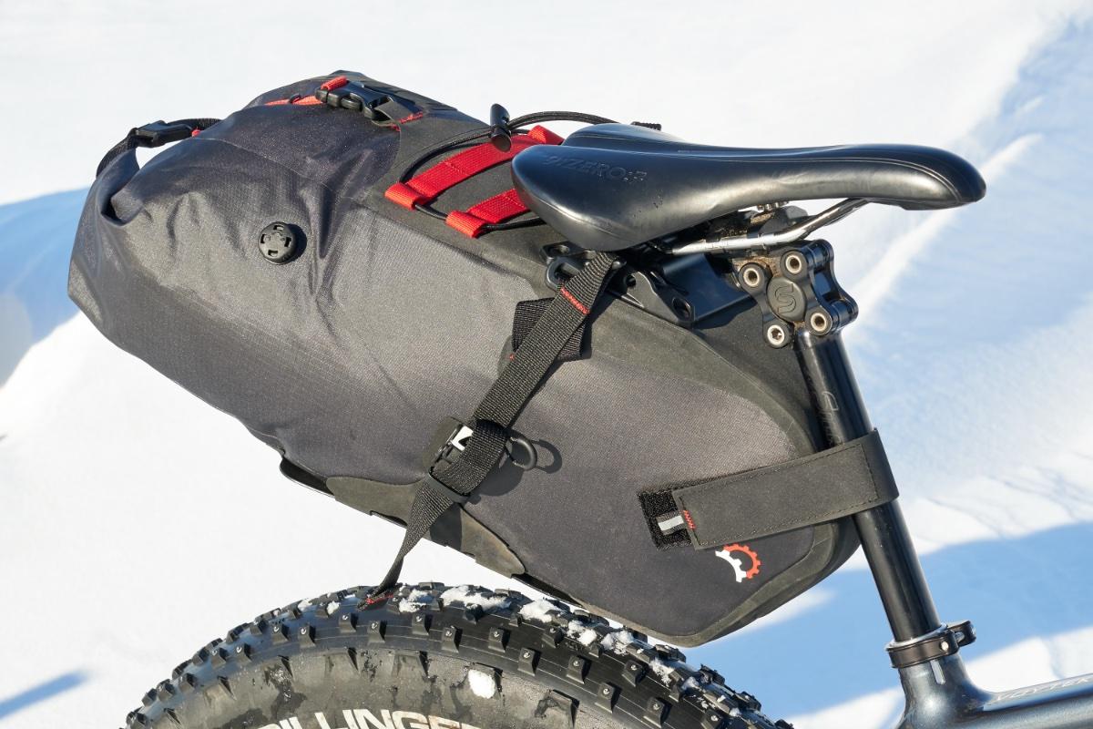 revelate designs spinelock 16l seat bag