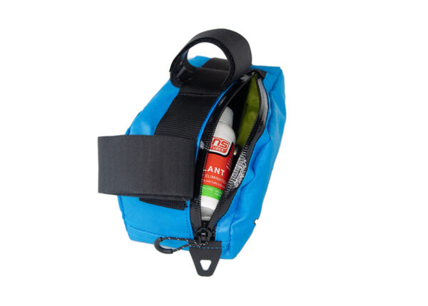 Hard wearing RC coil zipper